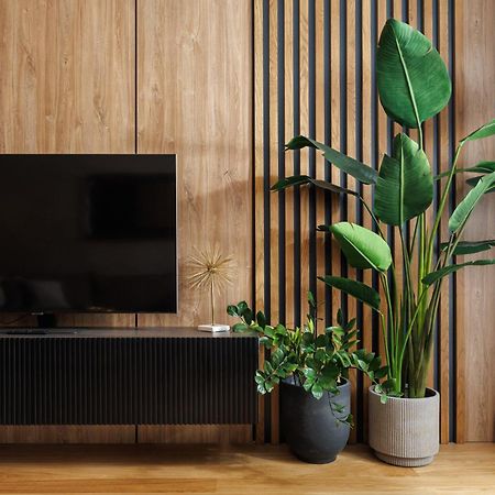 Pure Living Apartment W. Private Parking 브라쇼브 외부 사진