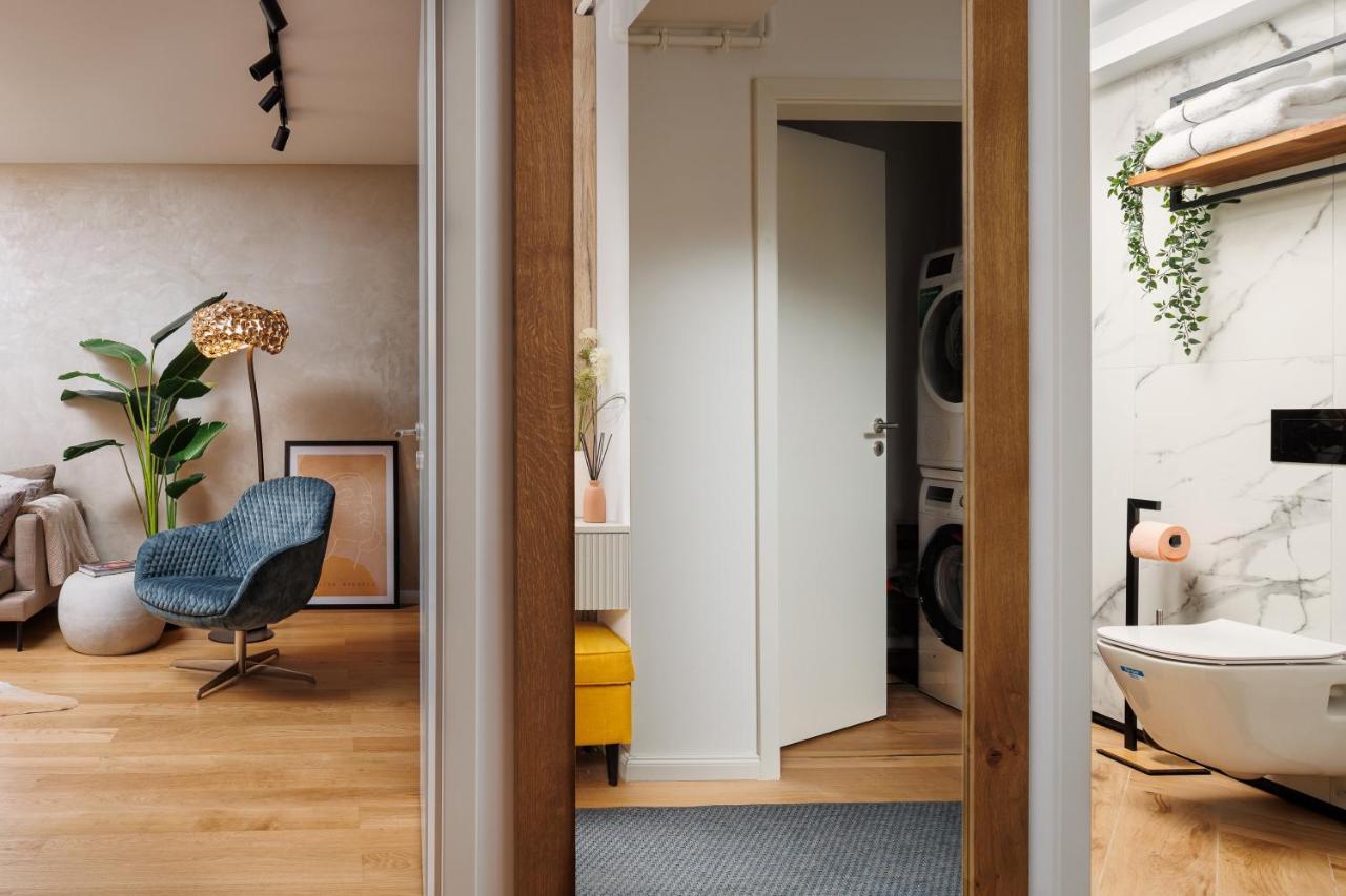 Pure Living Apartment W. Private Parking 브라쇼브 외부 사진