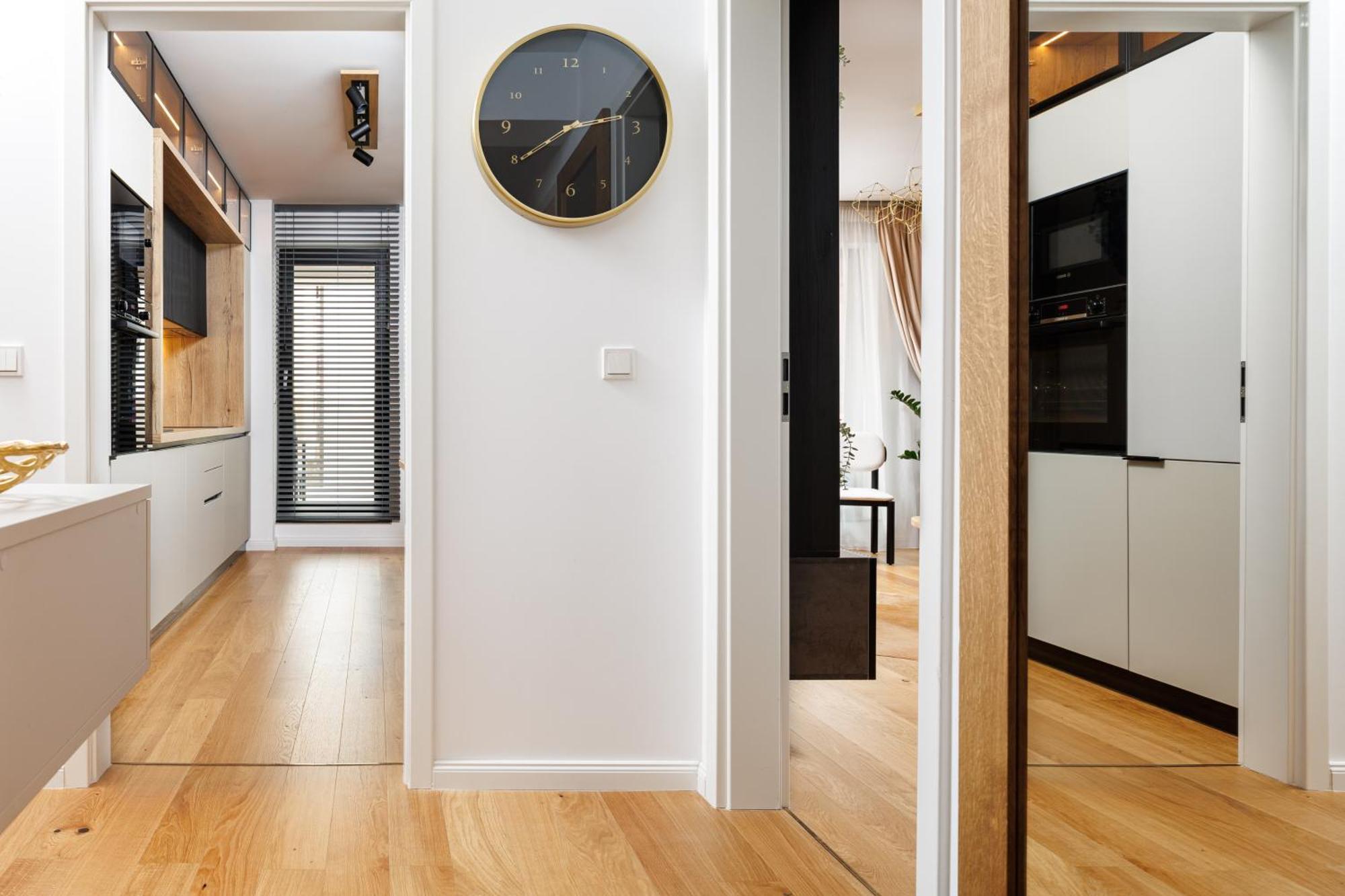 Pure Living Apartment W. Private Parking 브라쇼브 외부 사진