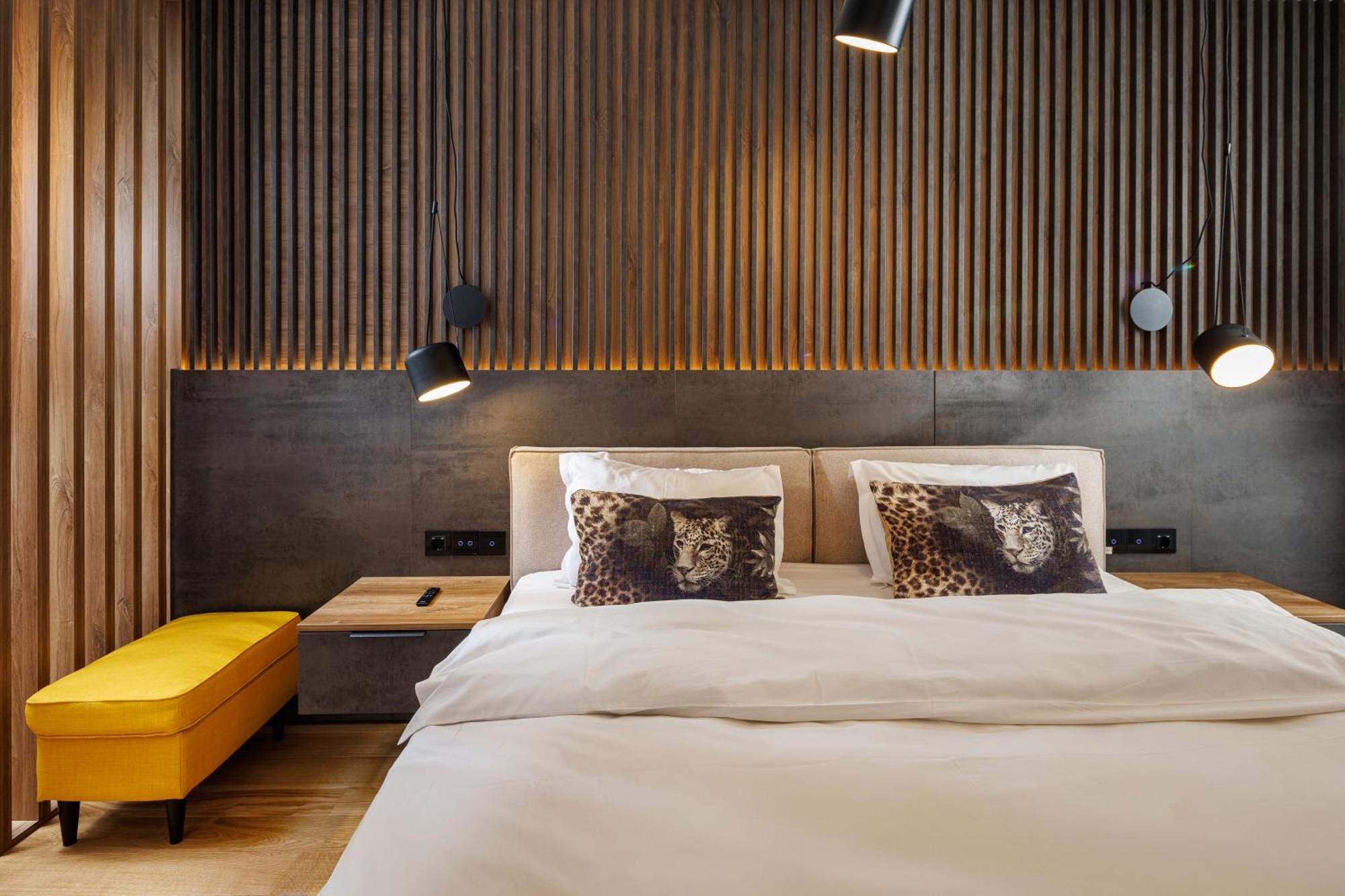Pure Living Apartment W. Private Parking 브라쇼브 외부 사진