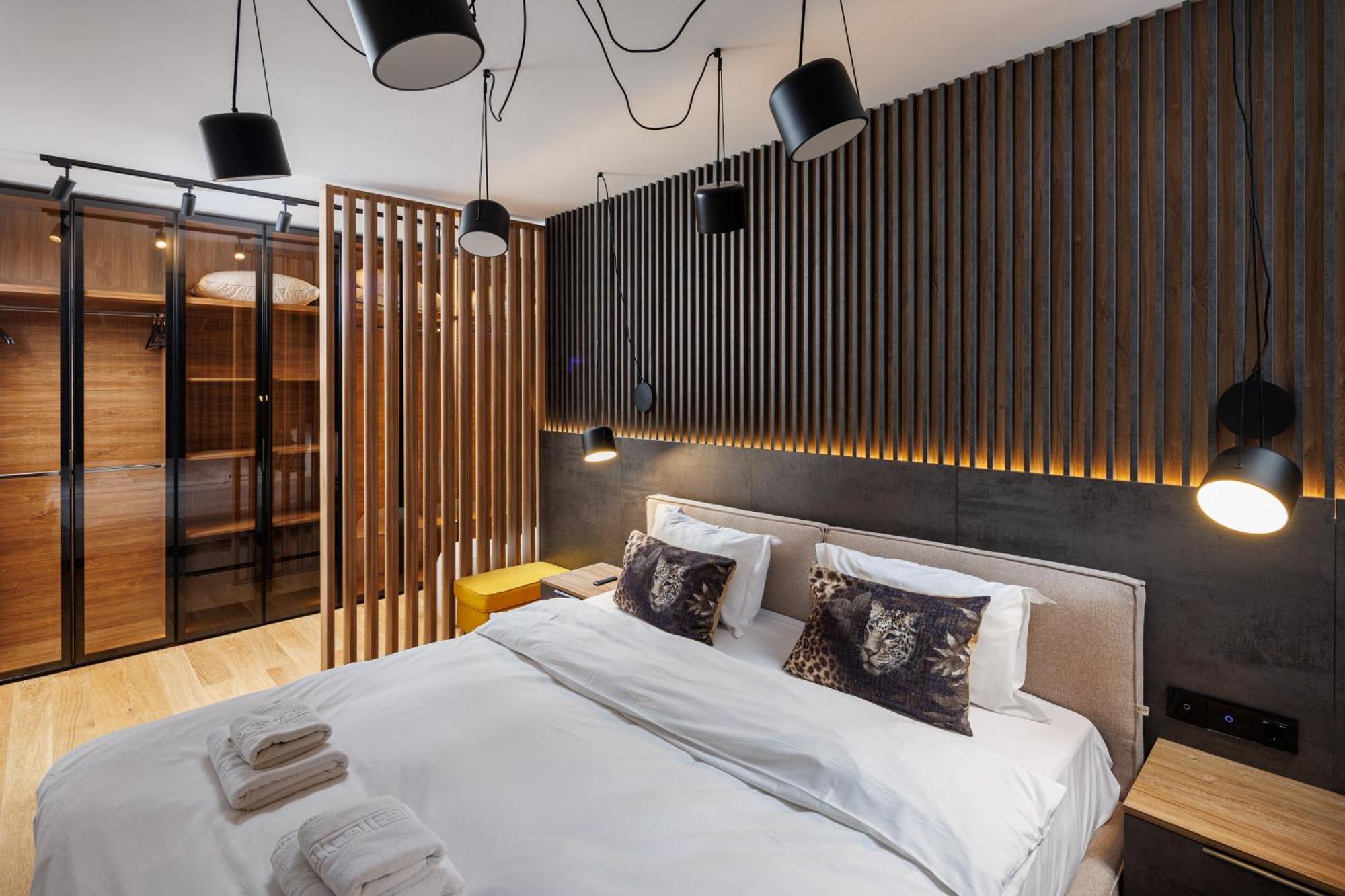 Pure Living Apartment W. Private Parking 브라쇼브 외부 사진